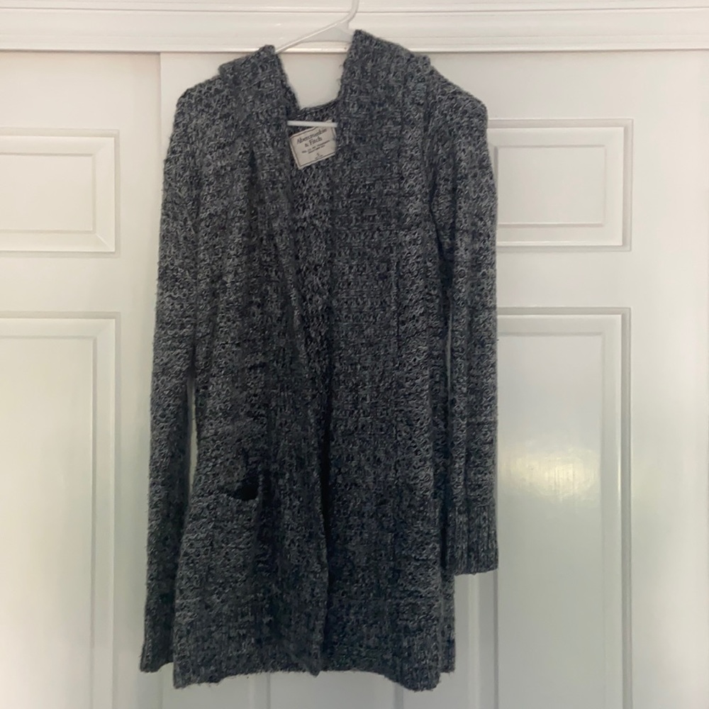 Abercrombie Fitch cardigan with pockets and a hood